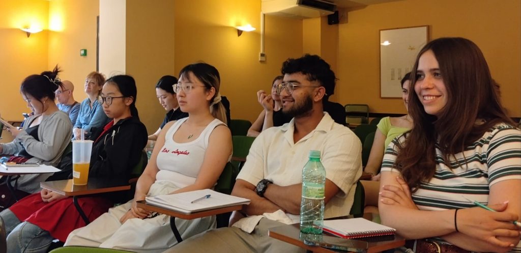 Estudiantes de la clase de Producción escrita de la profesora Lostado